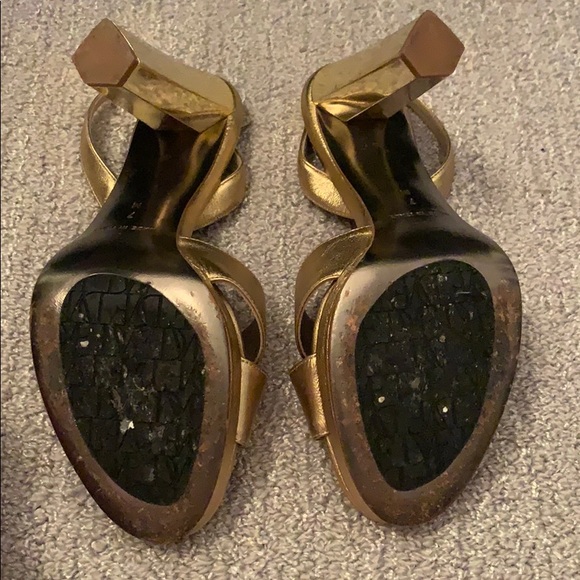 Gold pumps